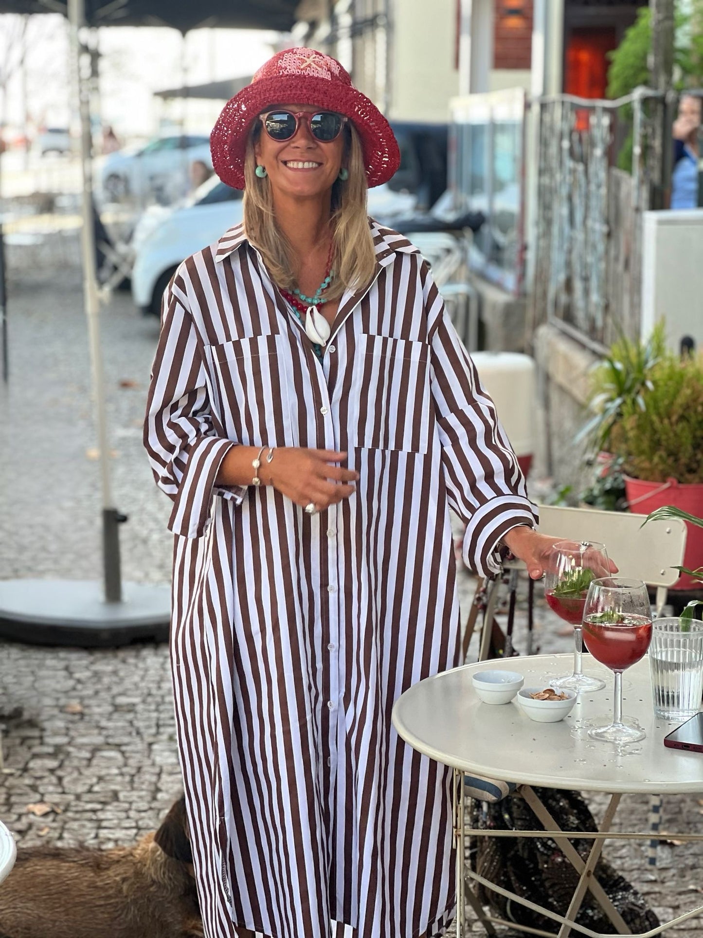Vestido de riscas castanho